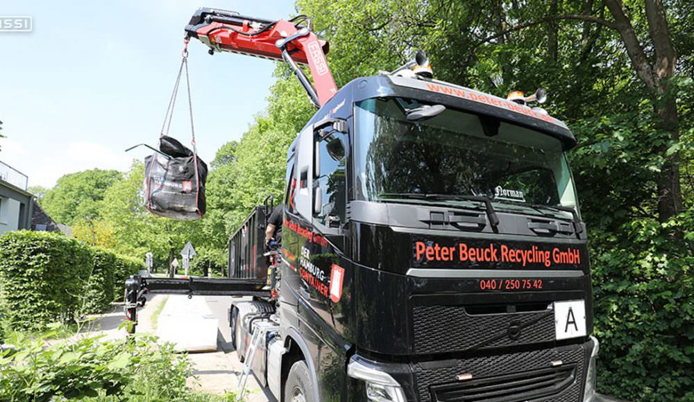 Fassi-F165A-crane-for-construction-recycling