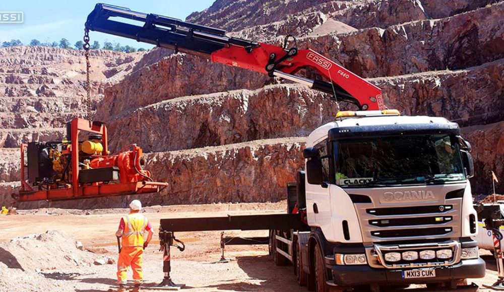 Fassi-F660RA-at-work-in-a-granite-quarry