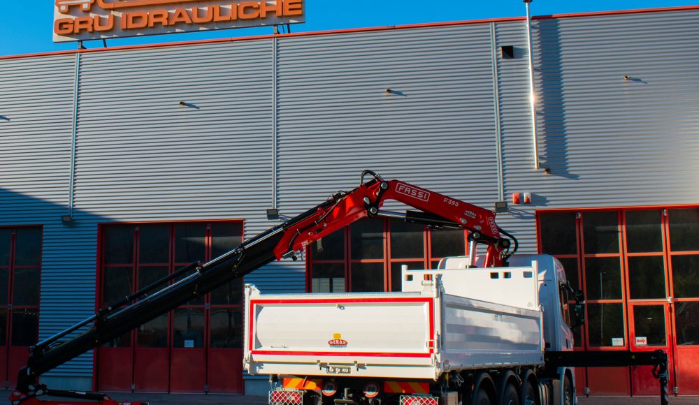 F395RA-2-25-xe-dynamic-with-L323-jib-on-Scania-G500-with-tipping-truck-body-on-three-sides-Gerax-Italy-2