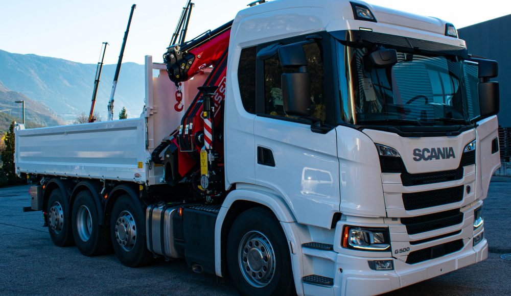 F395RA-2-25-xe-dynamic-with-L323-jib-on-Scania-G500-with-tipping-truck-body-on-three-sides-Gerax-Italy-3