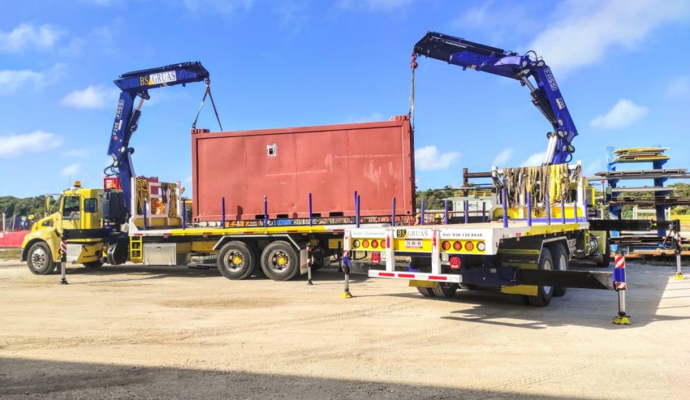Two-Fassi-cranes-a-F295A-e-dynamic-and-F358A-e-dynamic-of-a-Mexican-customer-work-in-tandem-4